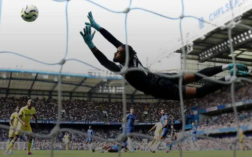 Вратарей на состав, а толку? Голкиперы в «Челси» – один хуже другого