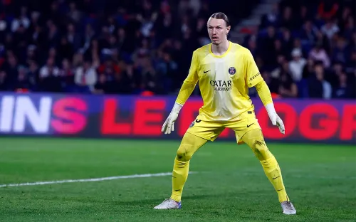 Головин и Забарный потопили Сафонова. Место Матвея в Лиге чемпионов теперь под угрозой?