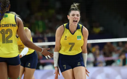 Бразилия и Италия сыграют центральный матч дня. Кто выйдет победителем?