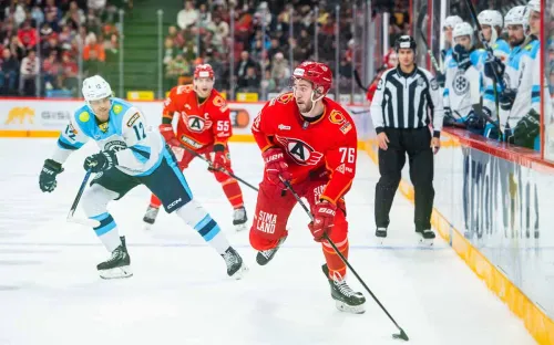 «Сибирь» – «Автомобилист». Смогут ли уральцы снова разгромить аутсайдера?