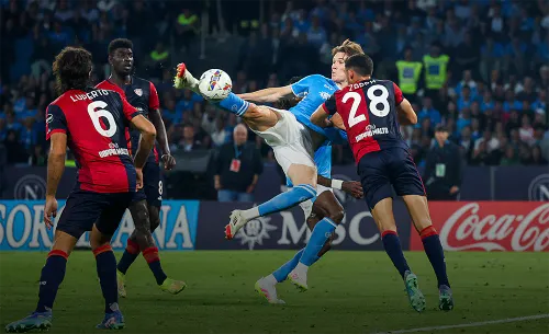 Цена «успеха». «МЮ» получил 30 миллионов, а «Наполи» – трофей и лучшего игрока лиги