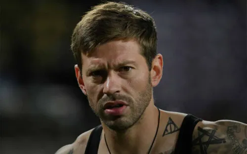 «Приеду и дам леща». Смолов бесится от безделья вне футбола