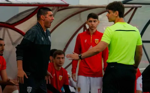 «Голубая форма вам к лицу». Гогниев увёл c поля «Аланию» из-за скандального пенальти 