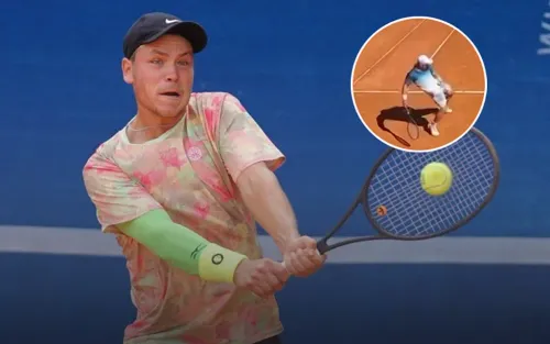 Схватил себя за причинное место и попал под бан. Карьеру россиянина спасёт сбор денег