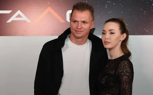 Дом Бузовой свёл с ума жену Тарасова. Теперь счастливую пару преследует сталкер