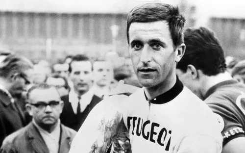 «Посадите меня в седло!» Британец умер на «Тур де Франс» от допинга и алкоголя