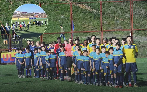 Футболисты спровоцировали массовые беспорядки. Матч длился всего 33 минуты