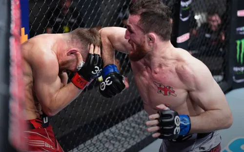 Двалишвили деклассировал Петра Яна. Наш боец не выдержал темп скандального соперника