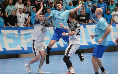 «Золотой матч» Суперлиги по гандболу пройдёт в Питере. Удастся «Зениту» одолеть ЦСКА?