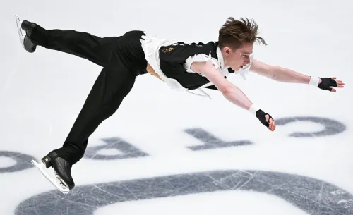 Громил и русских, и американцев. Что пошло не так в карьере «гопника» Тутберидзе