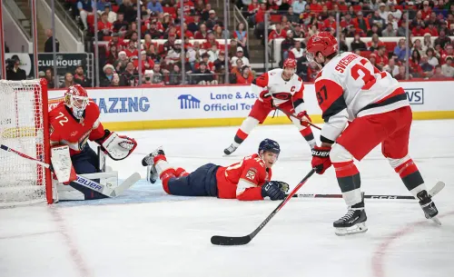 «Каролина» — «Флорида». Андрей Свечников проверит на прочность Сергея Бобровского