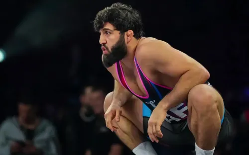 Царукян устроил массовую драку. Теперь «титульника» в UFC ему точно не видать?