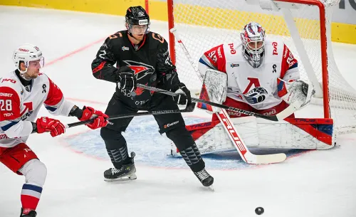 Лучшая серия года в КХЛ. Почему «Локомотив» и «Авангард» снова могут сыграть семь матчей