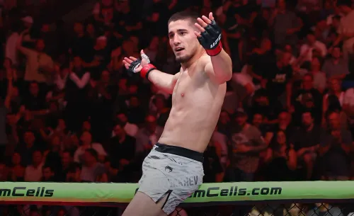 Спарринг-партнёр Чимаева с ноги ворвался в UFC! Одержал вторую победу за четыре дня