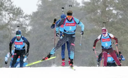 Прогноз на спринт у мужчин на Кубке России по биатлону. Отобьёт Бажин атаки соперников?