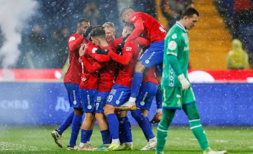 «Динамофобия». «Бело-голубые» проиграли ЦСКА и набросились на судей