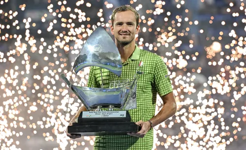 Самый странный титул Медведева. Финал в Дубае могли отменить, но соперник отказался сам