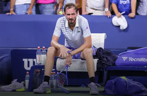 Вечный психоз ломает карьеру Медведева. Штрафы ничему его не учат