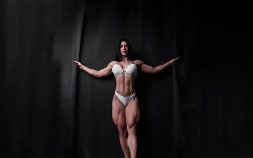 Поменяла одну зависимость на другую. Теперь Дарья Плужникова покоряет «Титанов»