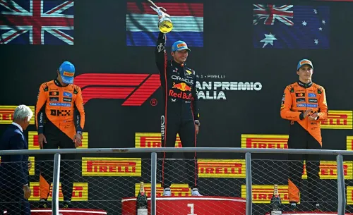 Ландо, Оскар или Макс. Расклады чемпионской гонки на финише сезона Формулы-1