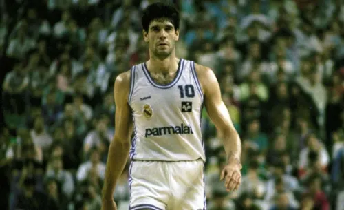 Стук ботинок и плач. Как «Реал» прощался с баскетбольной легендой ХХ века