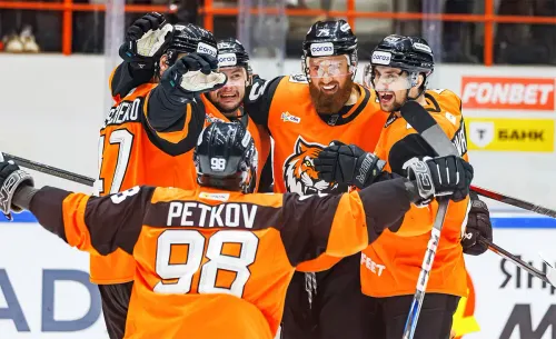 Прогноз на матч «Амур» – «Трактор». Готовы ли «тигры» удивить фаворита?