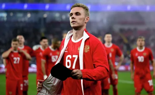 «Кто знает с давних времён, называет «Жук». Базовое интервью Максима Глушенкова