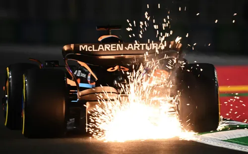 «Формула-1» наплевала на бомбёжки. Гонщиков шантажом вывели на трассу