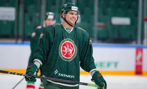 Транзит: НХЛ – Казань – НХЛ. Денисенко вернулся в КХЛ, чтобы перезапустить карьеру