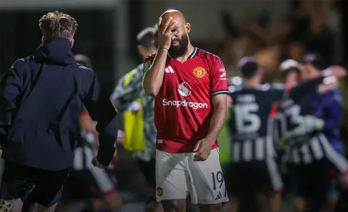 Со дна постучался «Гримсби». «МЮ» влетел провинциалам из беднейшего города Англии