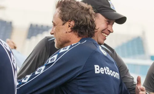 Мир на поле и за его пределами. Гусев дожал Слуцкого в серии пенальти