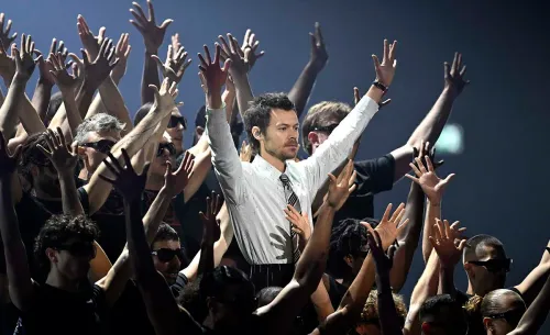 Поп-идол зумеров подался в марафонцы. Как Мураками перевернул жизнь Гарри Стайлза