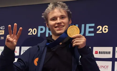 Малинин под прицелом. Шнурки от Овечкина и сушки из России — в репортаже «Совспорта»