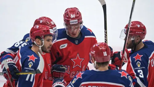 ЦСКА с трудом выиграл в хоккейном братском дерби. Их фанатского актива почти не было