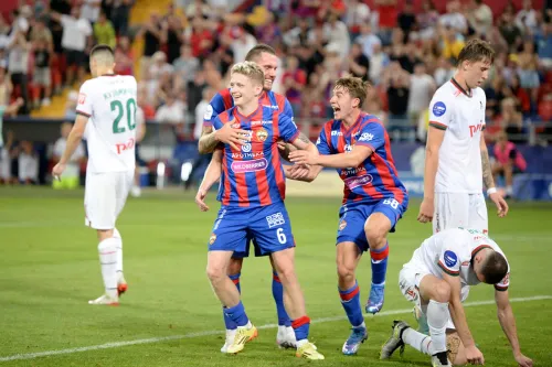 «Локомотив» провалился в игре с ЦСКА. Даже Дзюба куда-то пропал