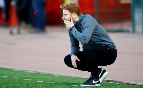 Кидаться помоями в Абаскаля неуместно. Тренер смело ищет и пробует варианты