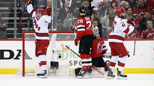 «Каролина» мстит за Шестёркина, Павелски догоняет Овечкина