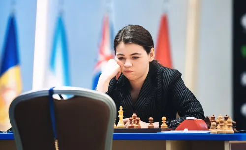 «Женская версия Карпова». Эксперт — о триумфальной победе российской шахматистки на Кубке мира