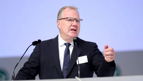 Вы нас неправильно поняли. УЕФА пришлось извиняться за решение о допуске сборной России