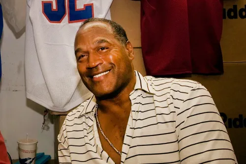 Отмазался от убийства жены, но заплатить пришлось. Странная история легенды футбола