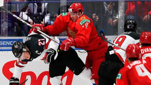 Хамская провокация под гимн России. Хоккеиста заставили извиняться за выходку на ЧМ