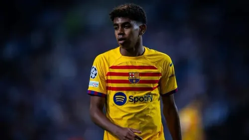 Установил рекорд Лиги чемпионов и сбежал в туалет. 16-летний игрок «Барселоны» стал героем дня