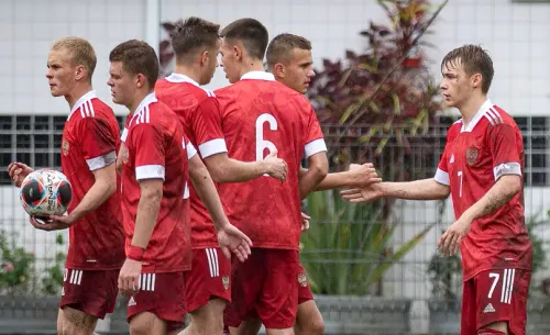 Забивали сколько хотели. Молодёжка с хоккейным счётом прихлопнула «Сантос» 