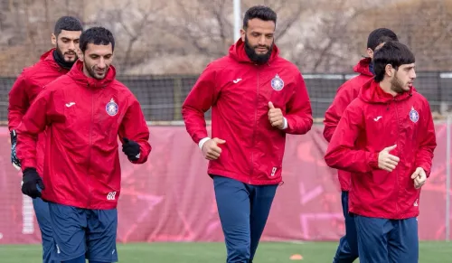 Лучший клуб Армении вынуждают покинуть чемпионат. Конфликт с федерацией начался до матча с Турцией