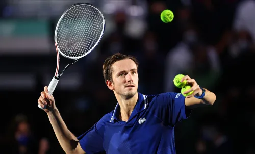 Теннисист требует у ATP компенсацию за плохие мячи. Медведеву стоит взять на заметку