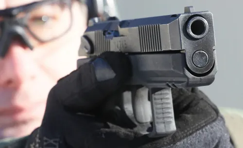 «У них было три пистолета». Звезду «Спартака» дерзко ограбили в собственной квартире