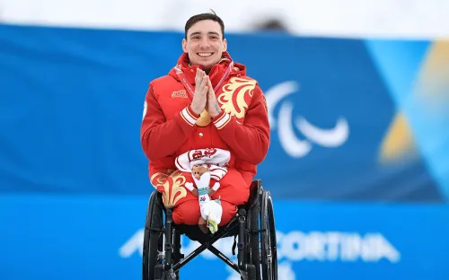 «Проспать» старт и забрать золото. Россиянин перевернул сценарий Паралимпиады