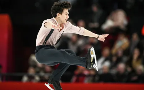 Не смог сбежать в Узбекистан – попробует ожить у Плющенко. Плюс один талант у «Ангелов»