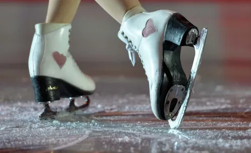 Спортивная драма превратилась в триллер. Что нужно знать о новом хите «На льду»