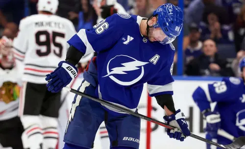 Больнее, чем Овечкину. Наш хоккеист — лучший в мире, но обречён страдать